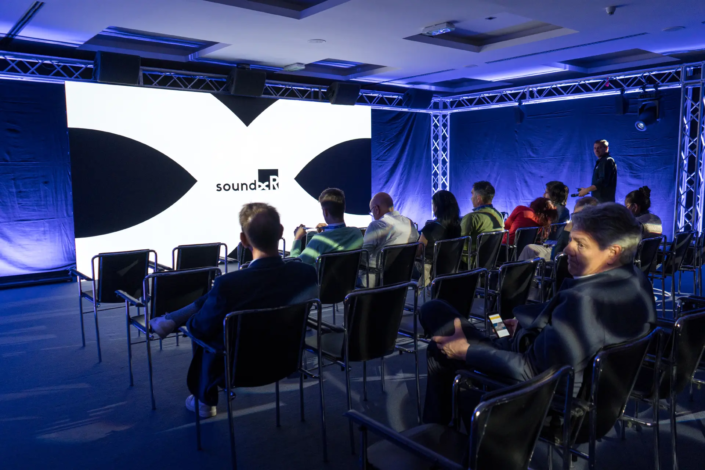 Immersive rooms 1